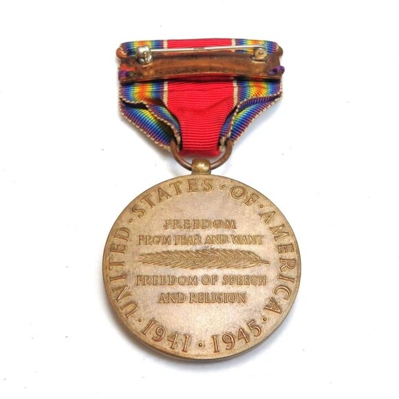 Vintage WW2 Original Bronze Victory Medal US Military Service Medal 1940s - Picture 2 of 3